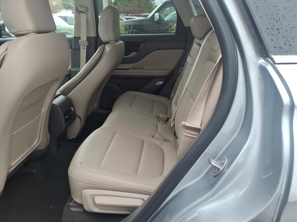 Certified 2023 Lincoln Corsair AWD w/ Equipment Group 101A image 9