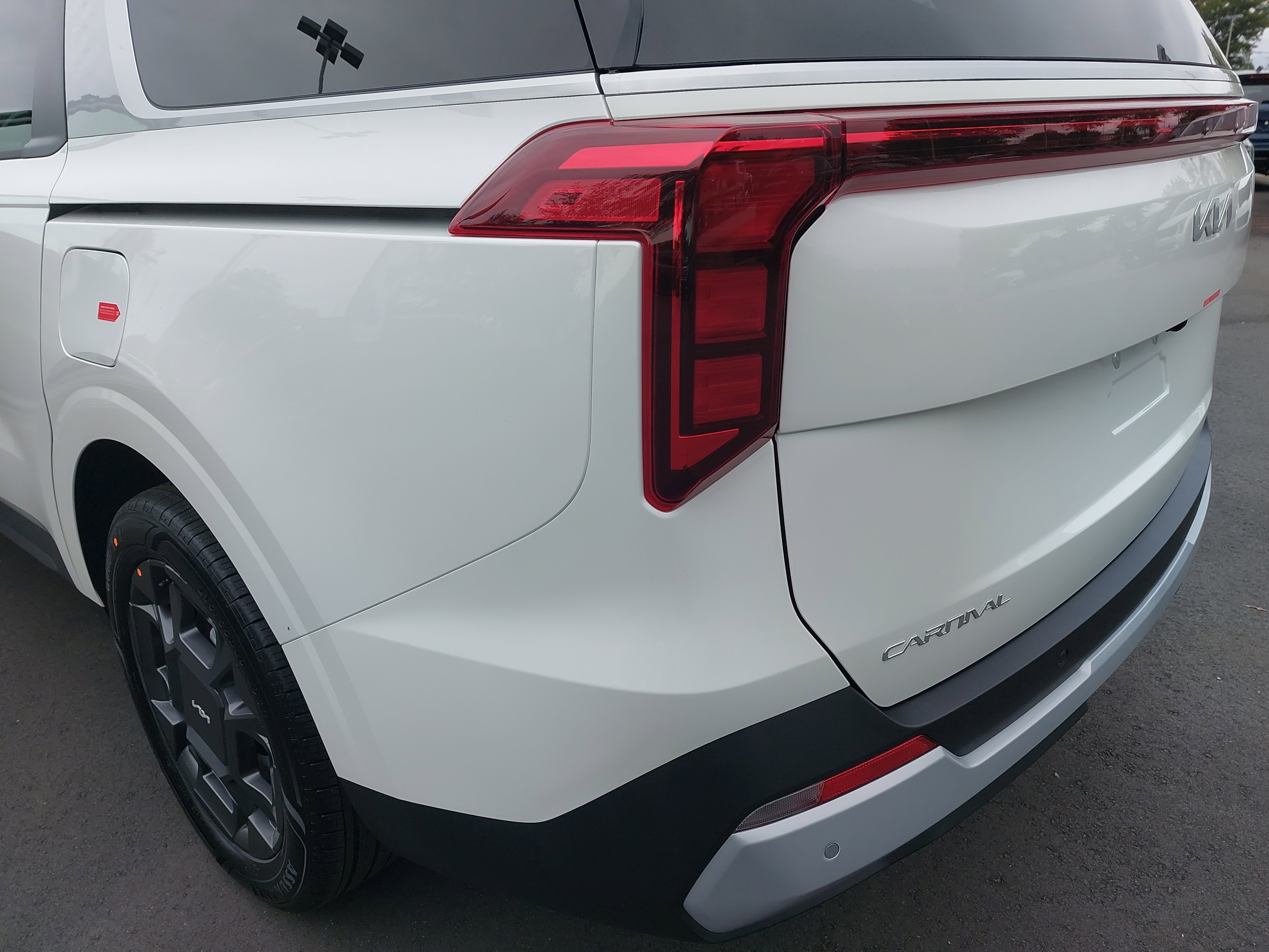 New 2026 Kia Carnival EX image 36