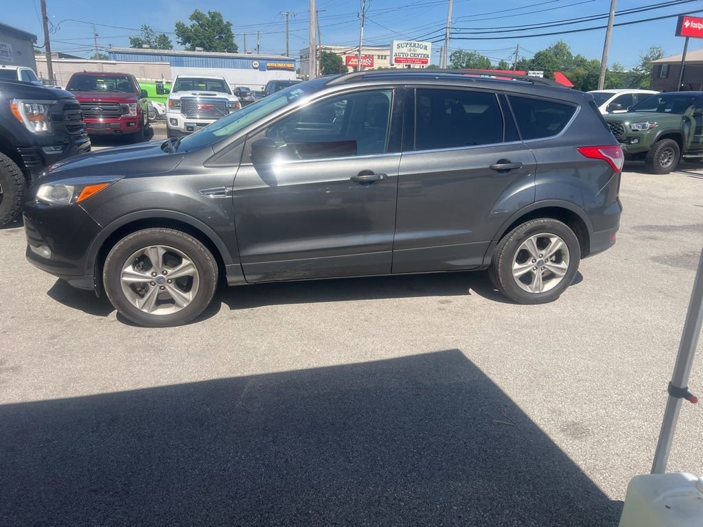 Used 2016 Ford Escape SE w/ SE Leather Comfort Package AWD/4WD image 2