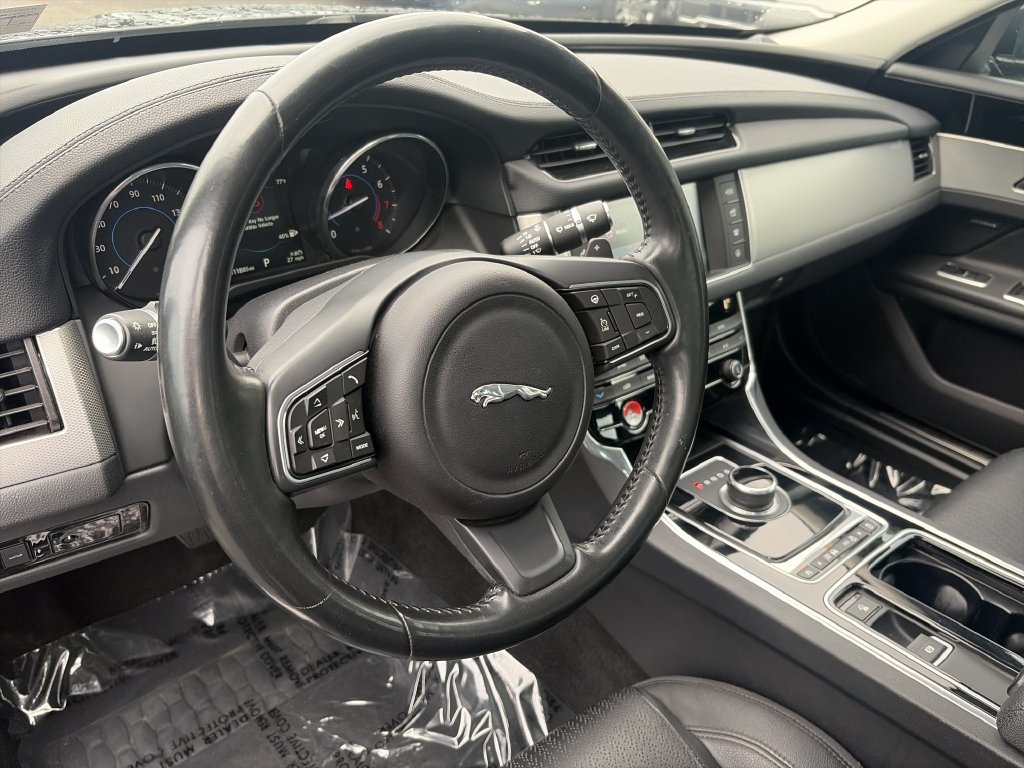 Used 2017 Jaguar XF Prestige AWD/4WD image 22
