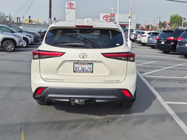 Used 2021 Toyota Highlander Limited AWD/4WD image 10