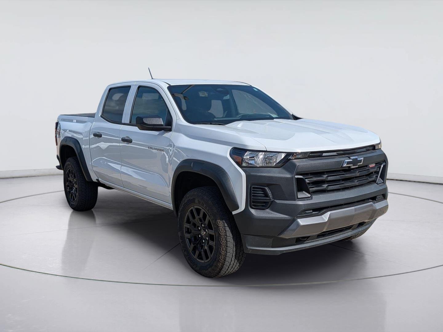 Used 2023 Chevrolet Colorado LT w/ LT Convenience Package III RWD image 3