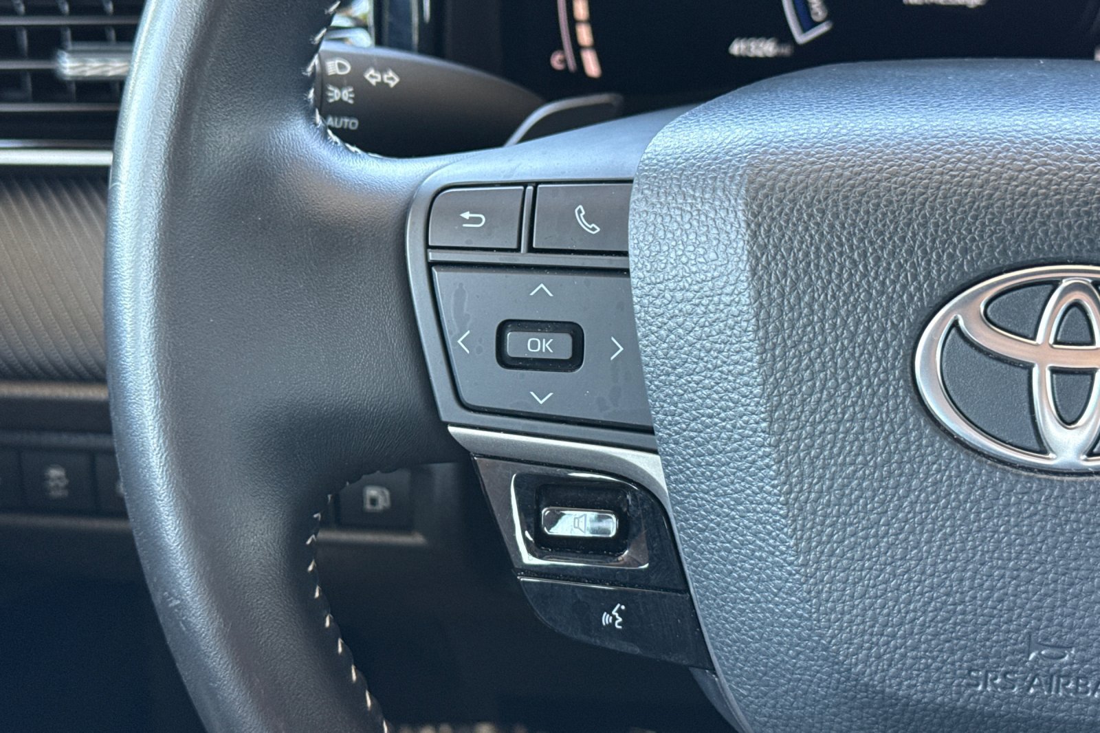 Used 2025 Toyota Camry SE FWD image 34