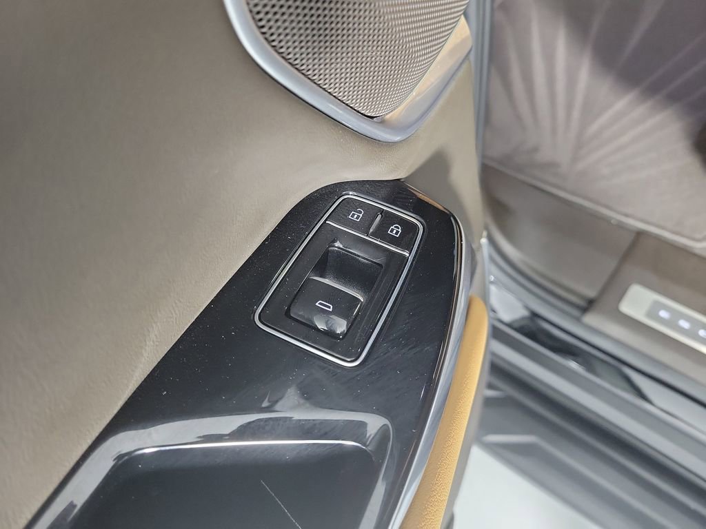 Certified 2025 Cadillac Escalade Premium Luxury image 14