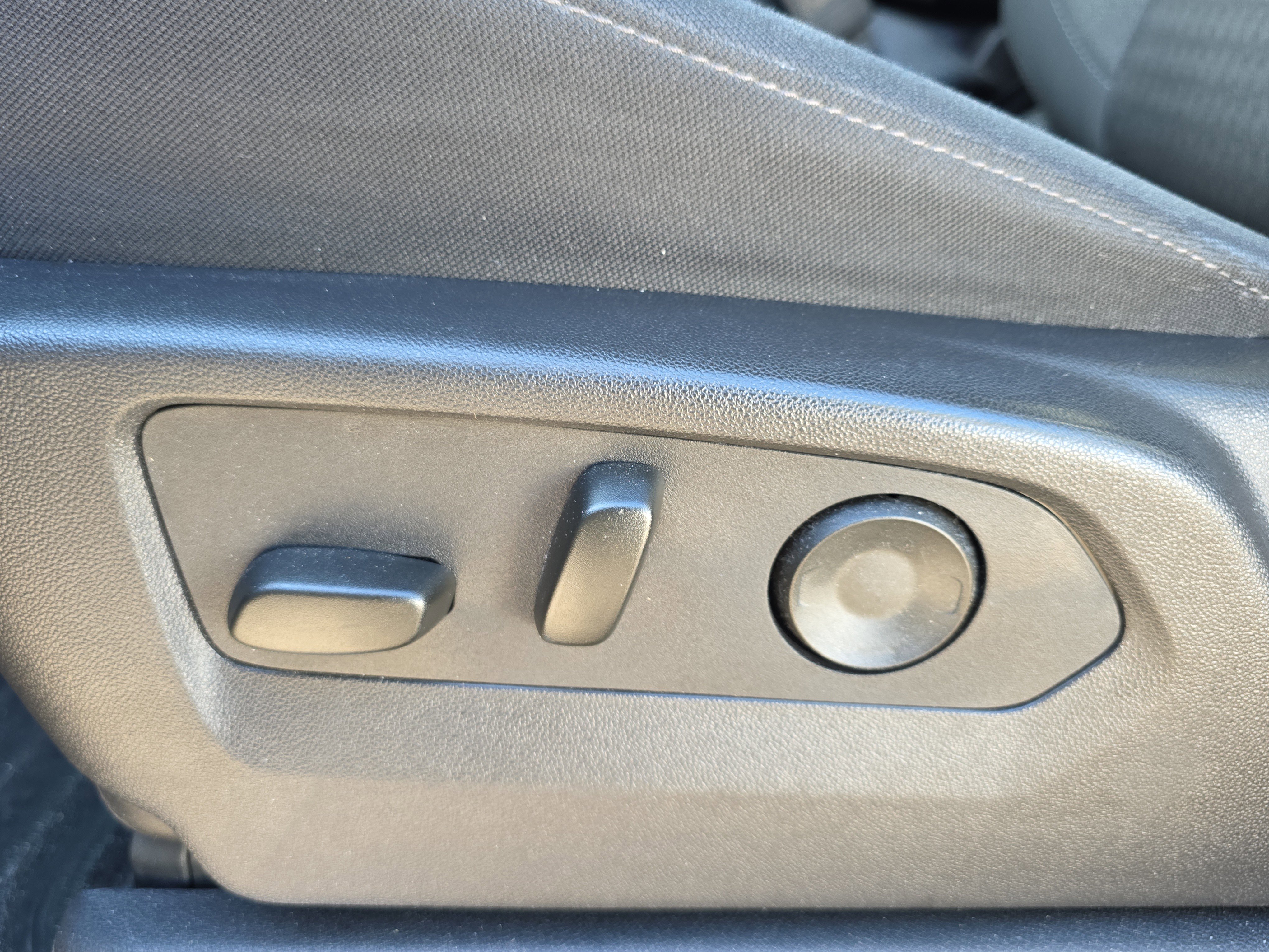 Used 2025 GMC Sierra 2500 SLE w/ SLE Convenience Package image 22