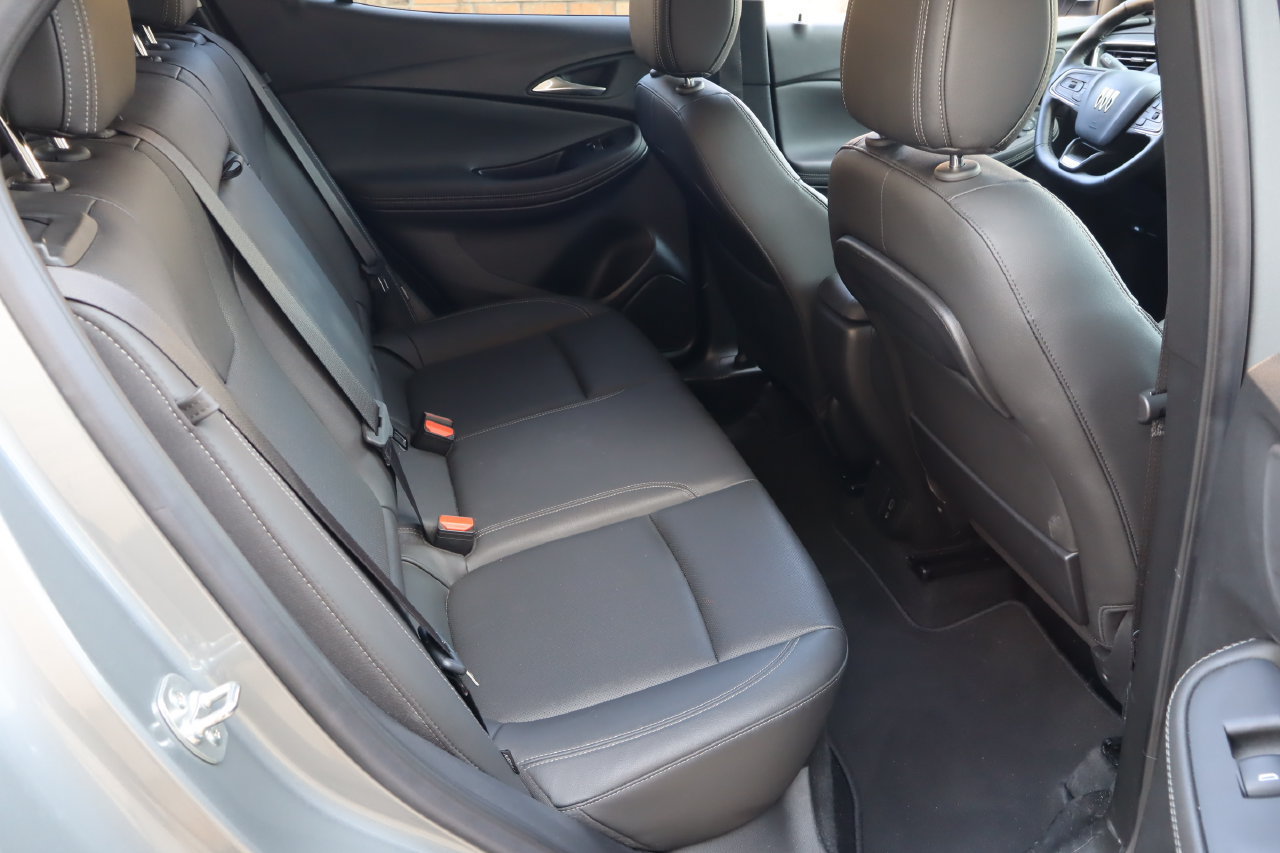 Used 2024 Buick Encore GX Sport Touring w/ Comfort Package FWD image 17