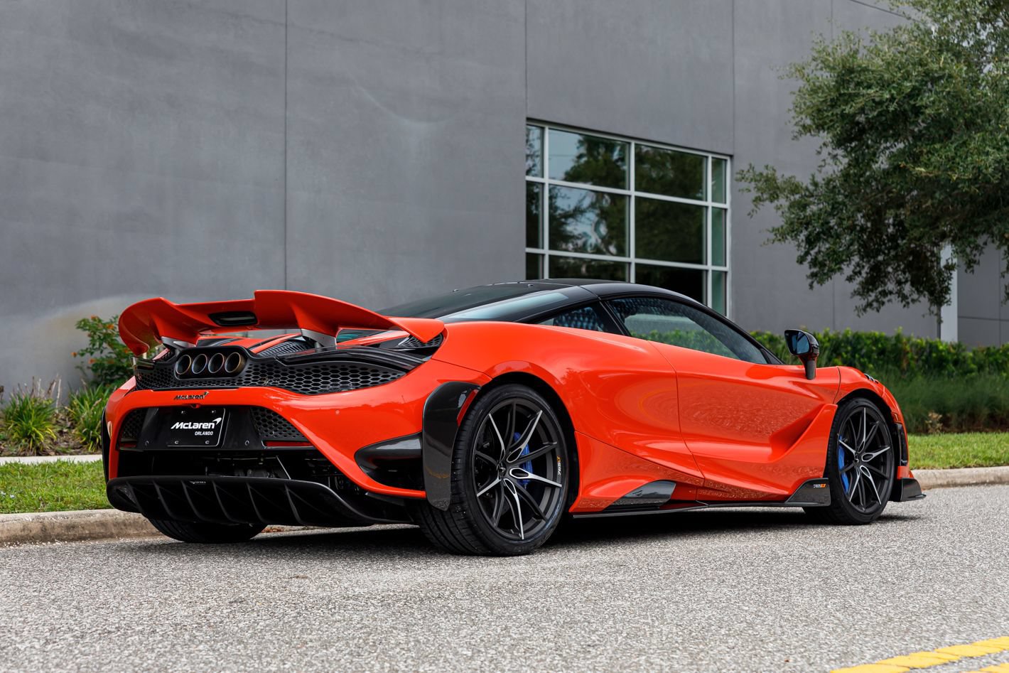 Used 2021 McLaren 765LT RWD image 10