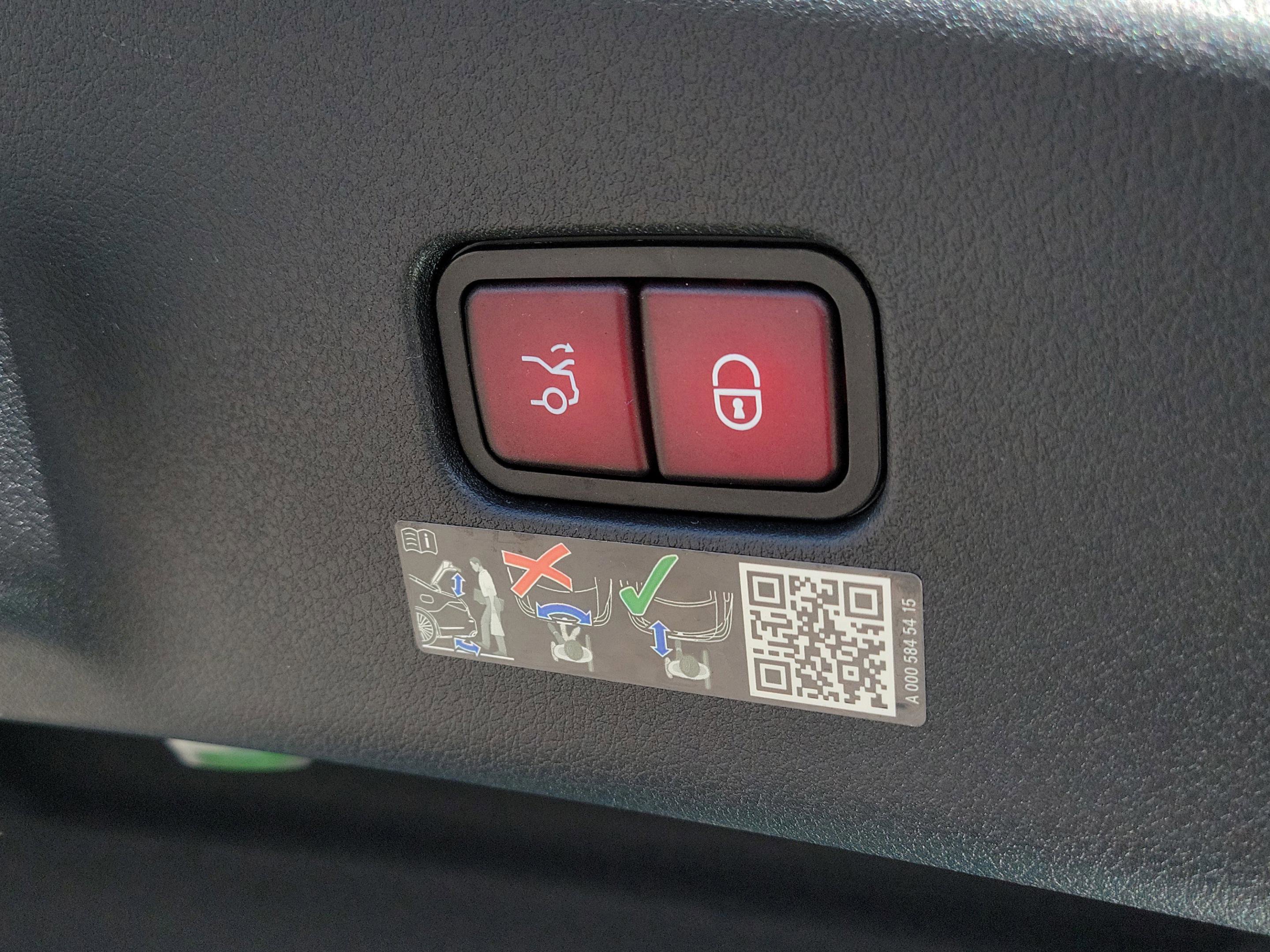 Used 2026 Mercedes-Benz CLE 300 4MATIC Coupe image 6