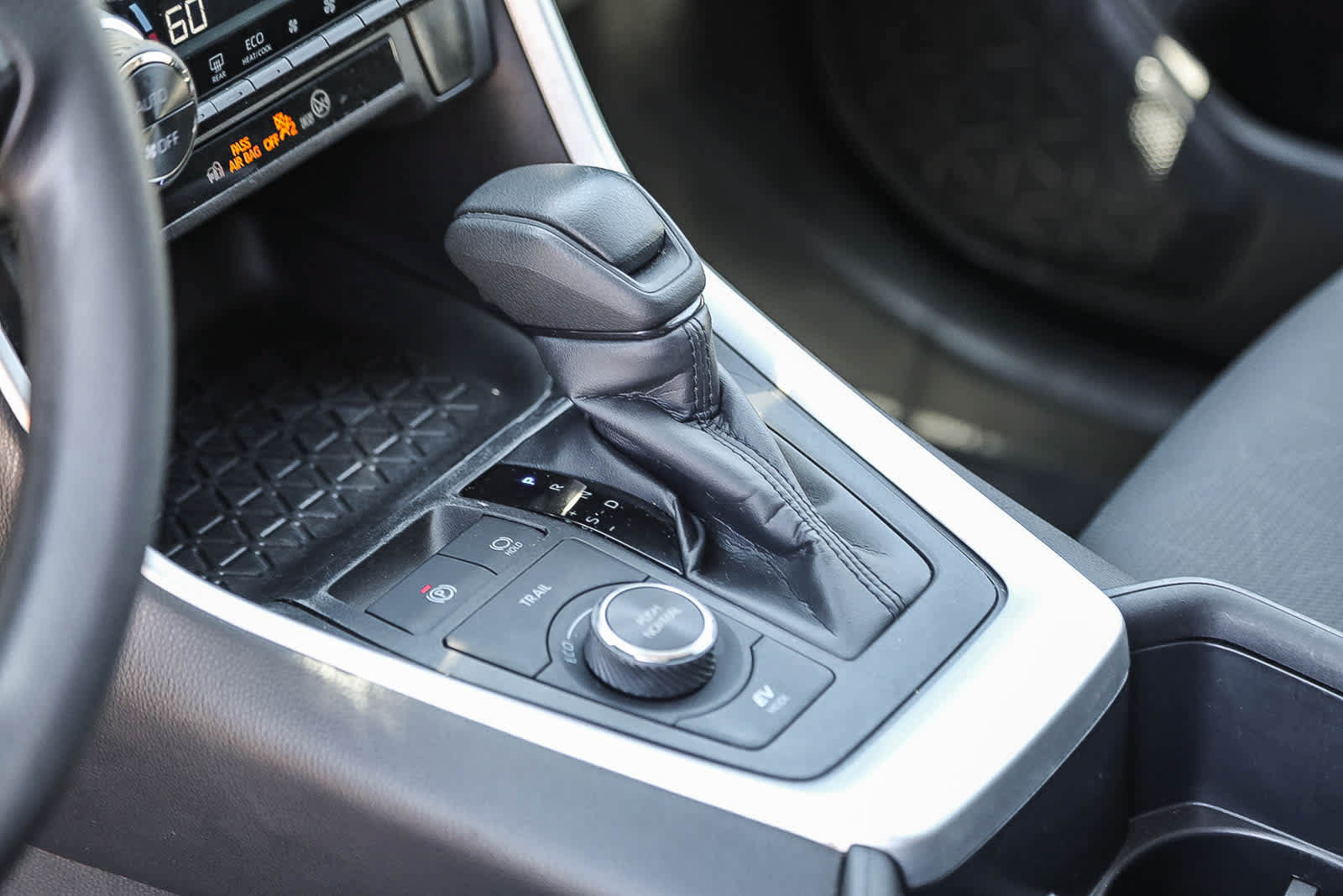 Certified 2025 Toyota RAV4 XLE AWD/4WD image 19