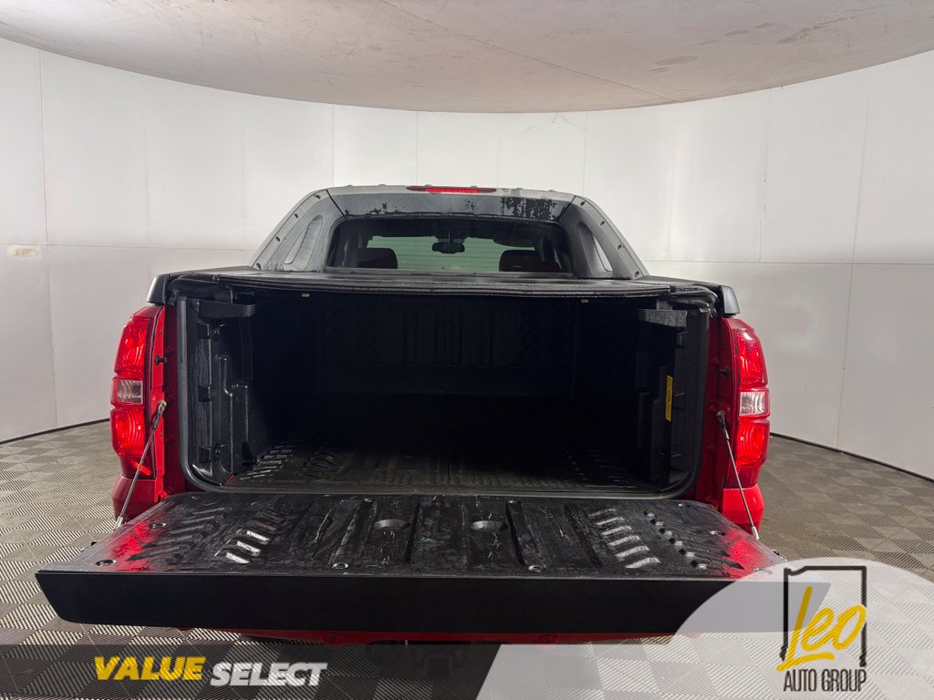 Used 2010 Chevrolet Avalanche LT w/ Luxury Package AWD/4WD image 17