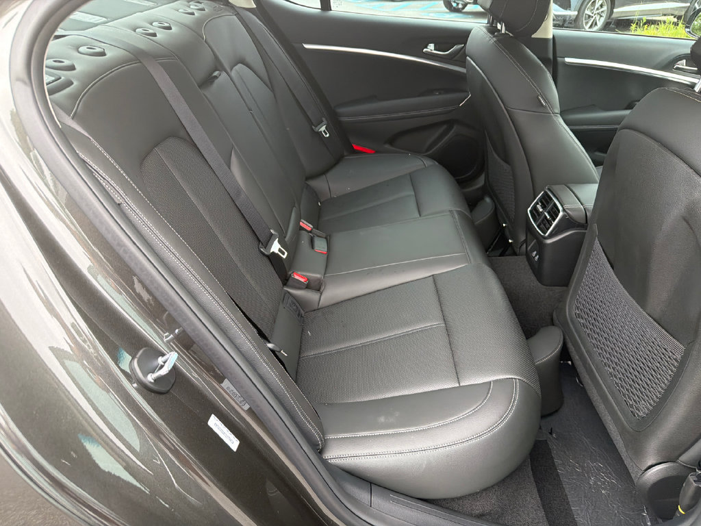 New 2026 Genesis G70 2.5T RWD image 17