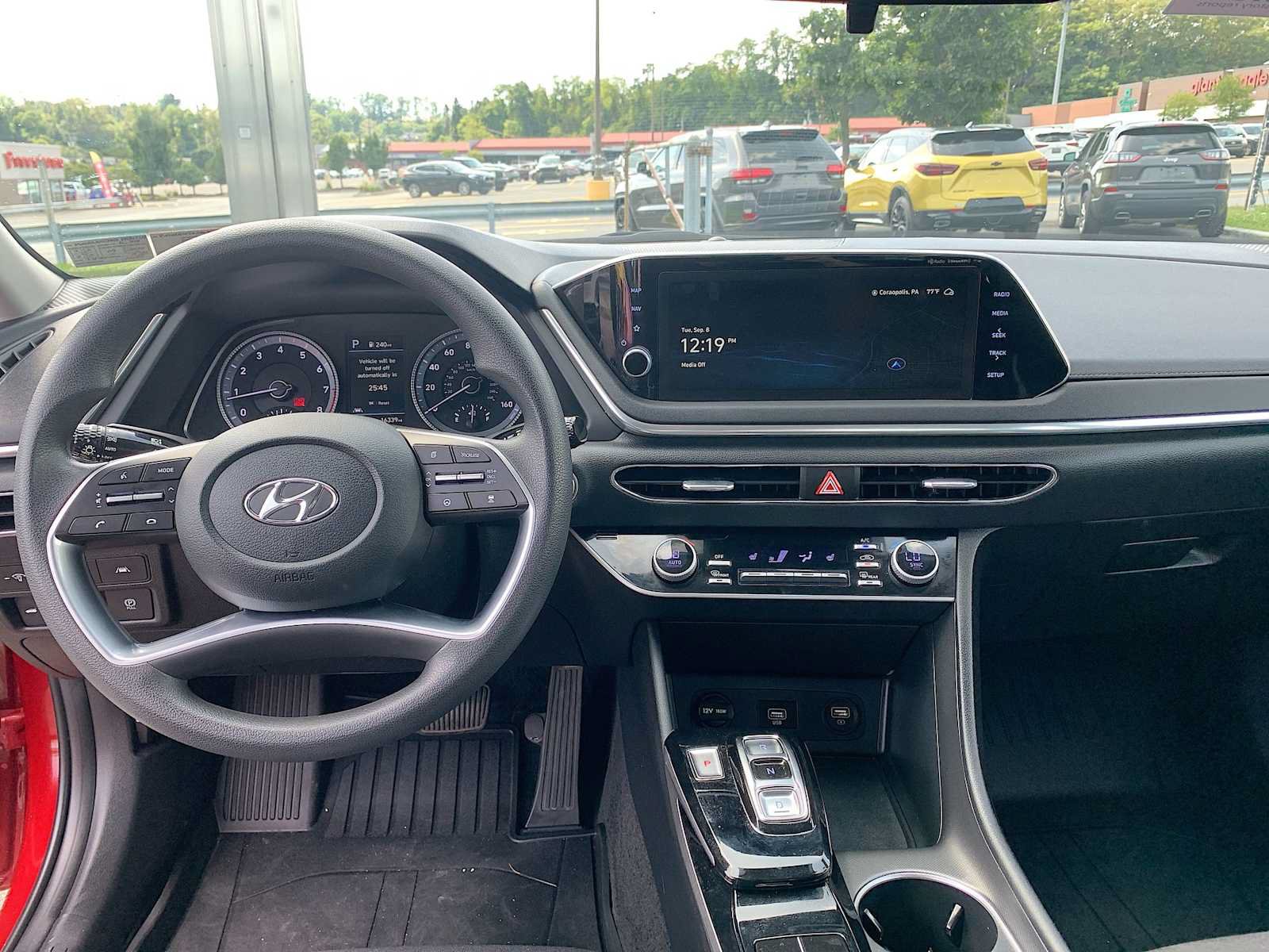 Used 2023 Hyundai Sonata SEL w/ Preferred Accessory Package FWD image 20