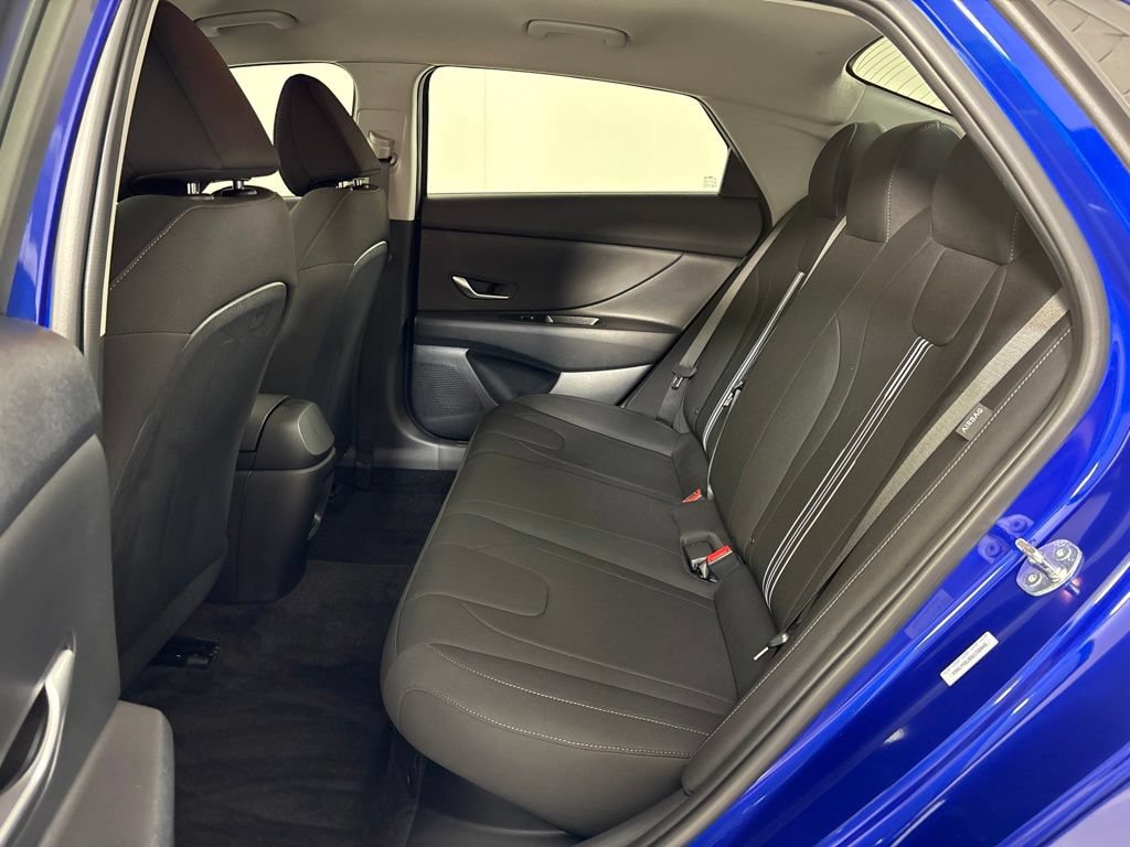New 2025 Hyundai Elantra Hybrid FWD image 18
