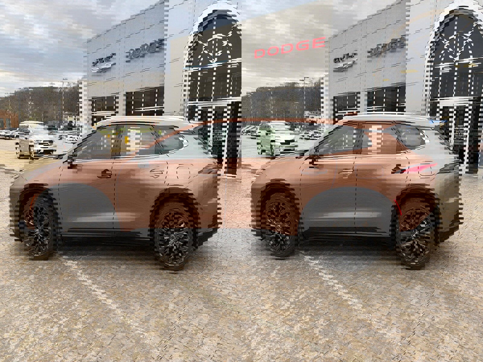 Used 2025 Toyota Crown Signia w/ Advanced Technology Package image 5