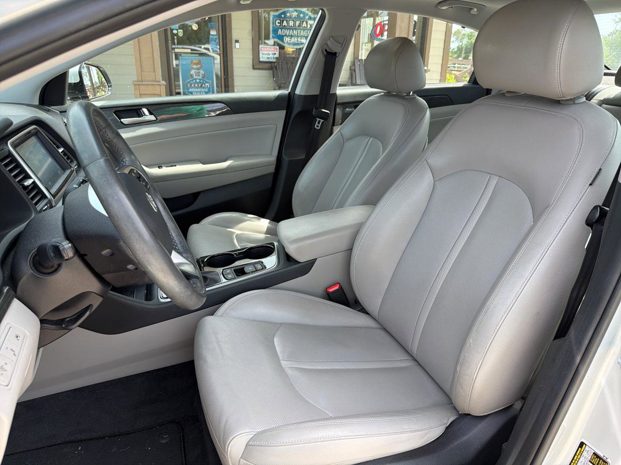 Used 2019 Hyundai Sonata Limited w/ Ultimate Package 02 FWD image 10