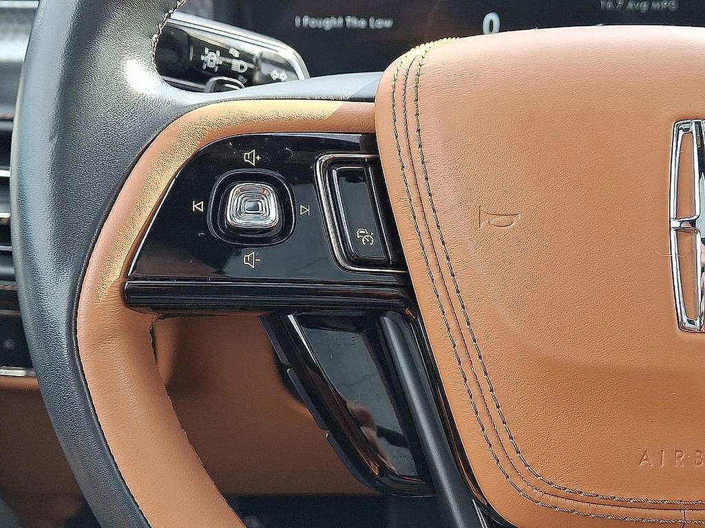 Used 2023 Lincoln Aviator Black Label w/ Dynamic Handling Package AWD/4WD image 22