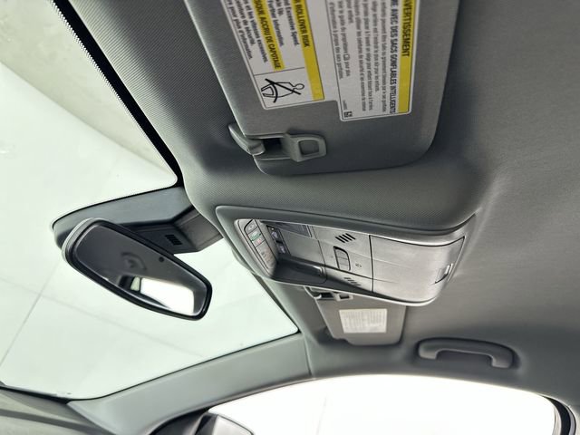 Used 2023 GMC Terrain SLT w/ Infotainment Package II FWD image 19