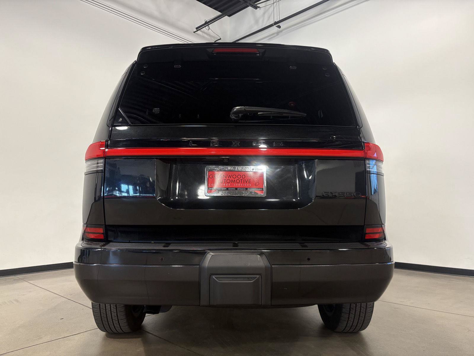 Used 2025 Lexus GX 550 w/ Accessory Package (2T) AWD/4WD image 4