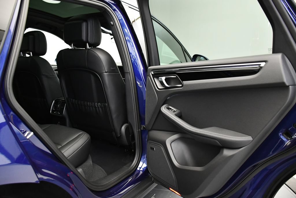 Certified 2026 Porsche Macan AWD/4WD image 54