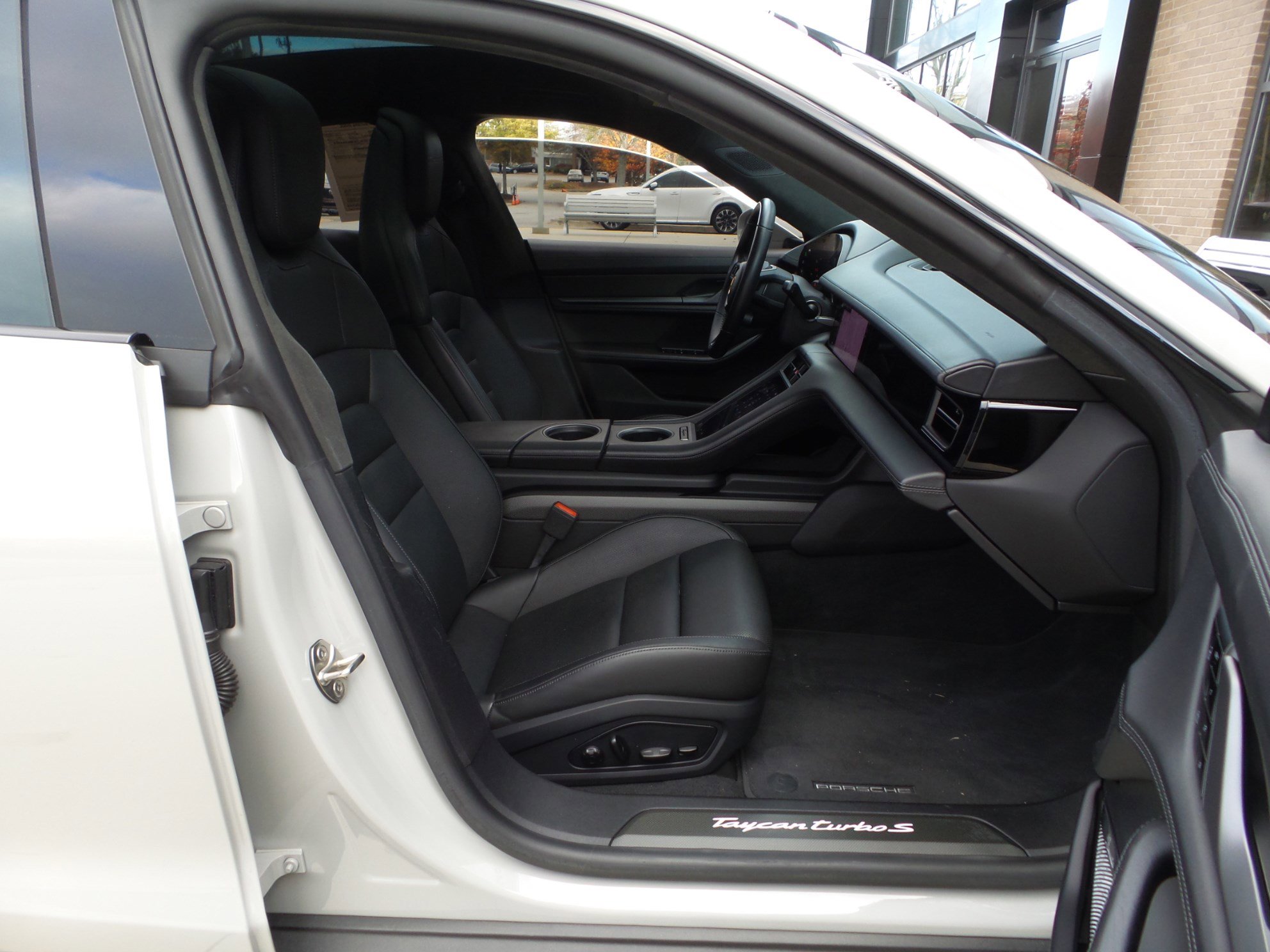 Used 2021 Porsche Taycan Turbo S image 41