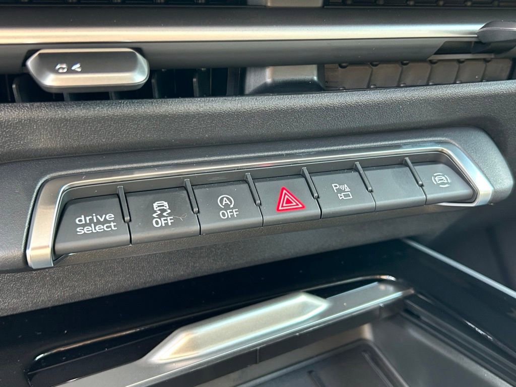 New 2026 Audi Q3 quattro 2.0T AWD/4WD image 30