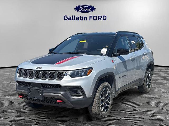 Used 2024 Jeep Compass Trailhawk image 1