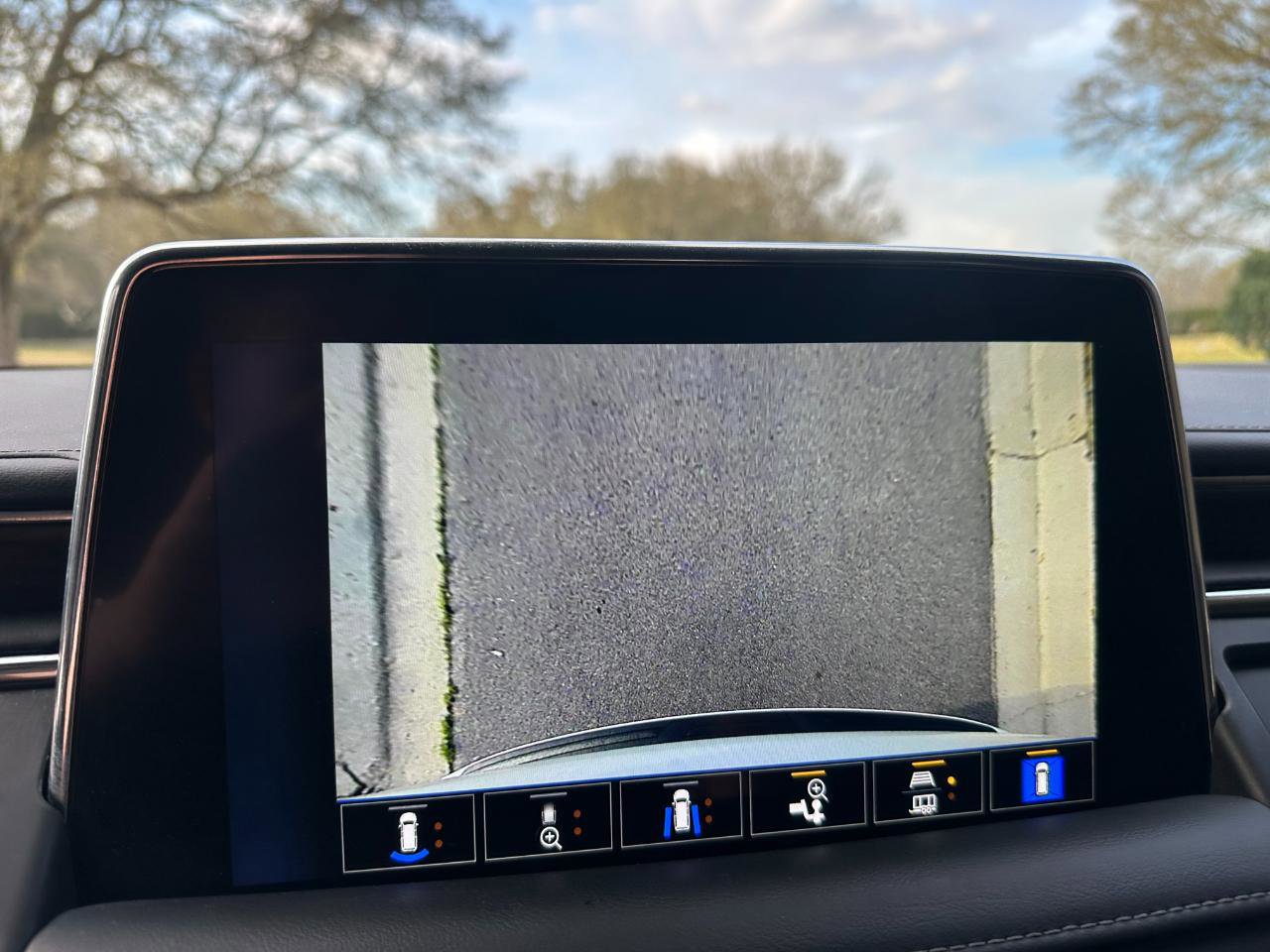 Used 2022 Chevrolet Tahoe LT w/ Luxury Package image 53