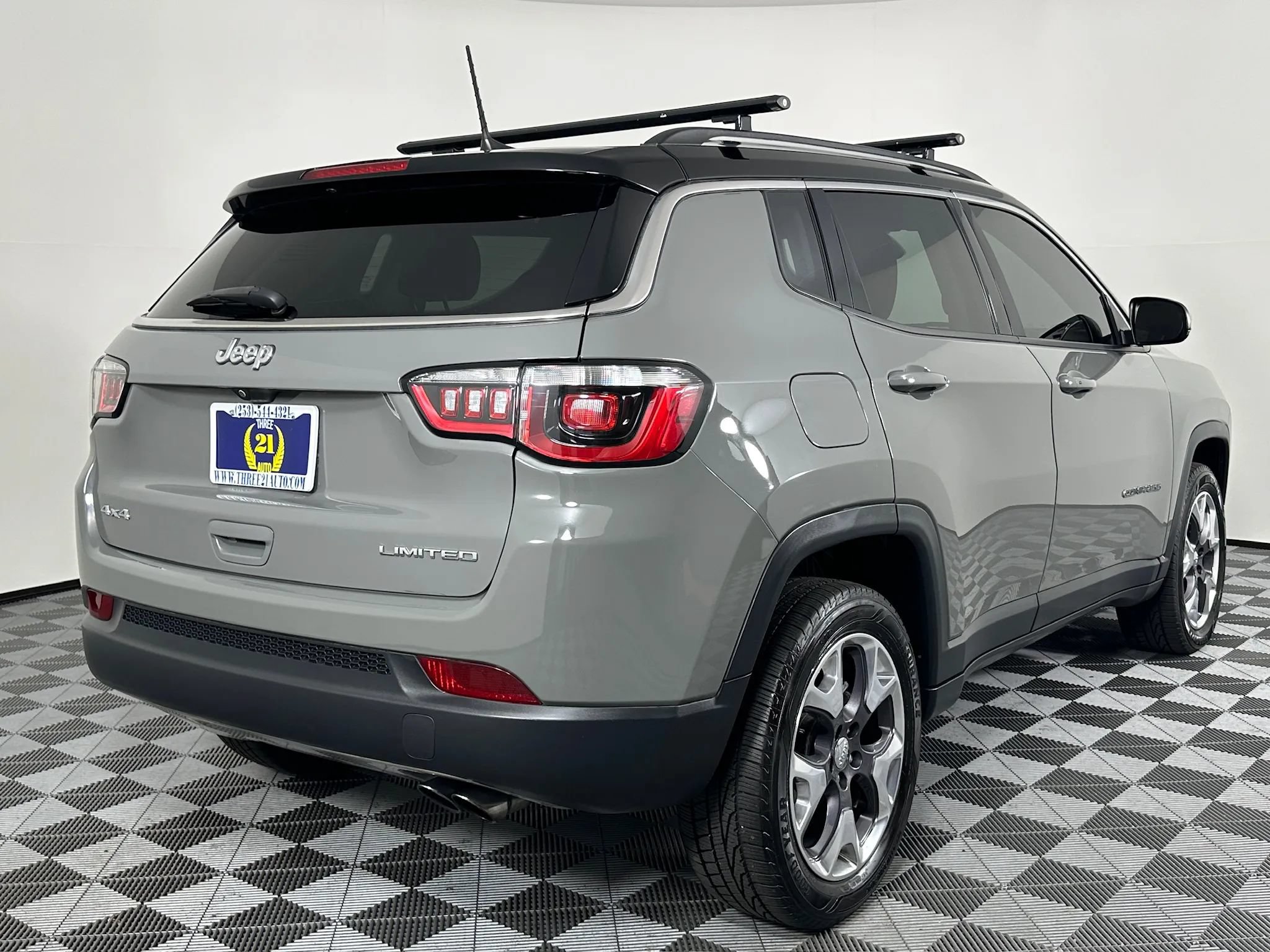 Used 2020 Jeep Compass Limited AWD/4WD image 23