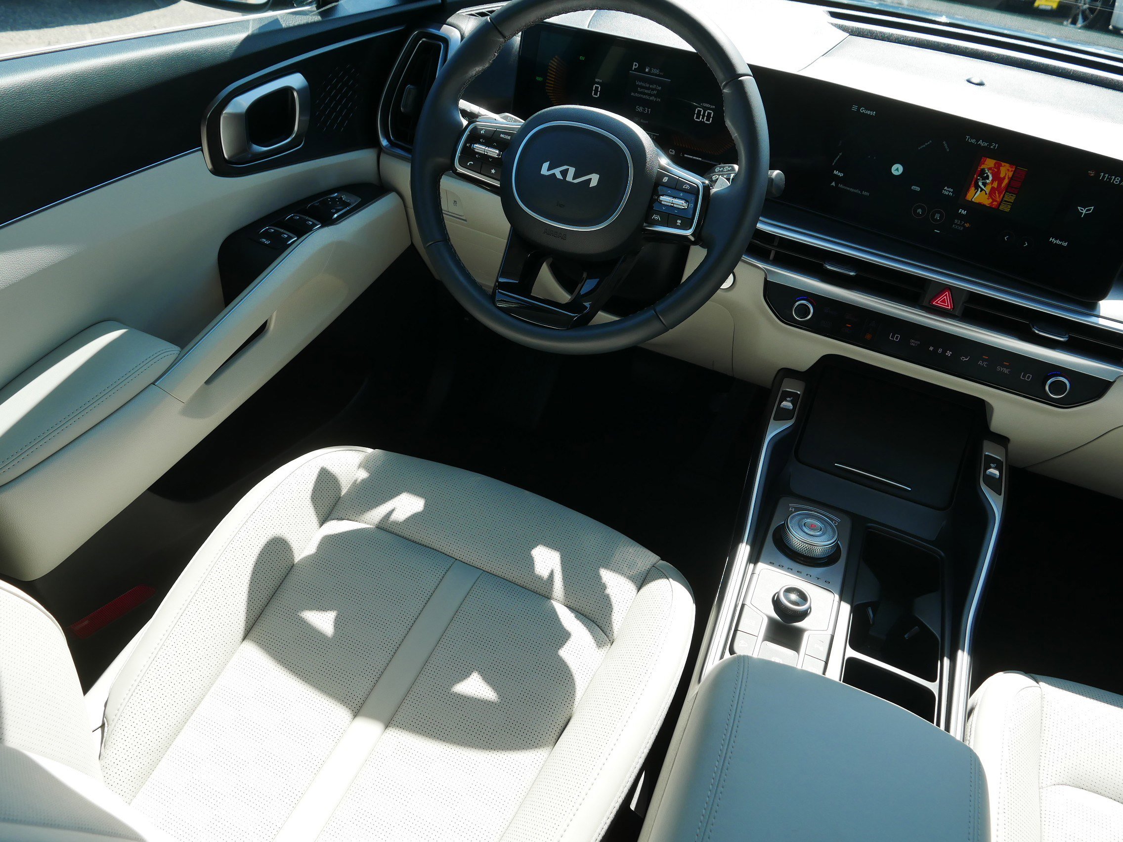 Certified 2025 Kia Sorento EX w/ EX Panoramic Sunroof Package image 9