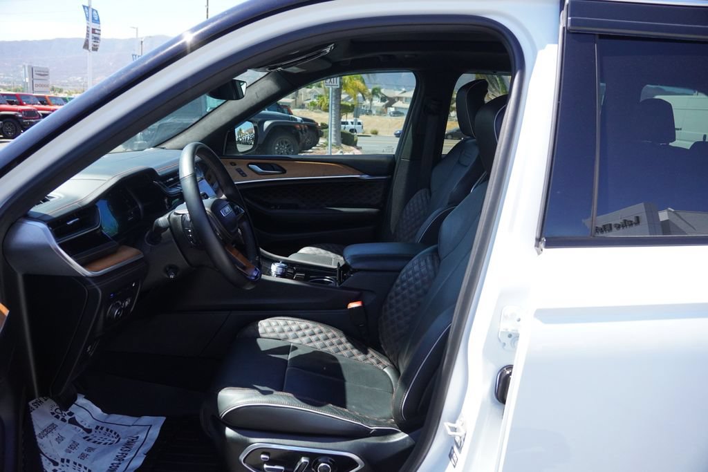 Certified 2022 Jeep Grand Cherokee Summit AWD/4WD image 33