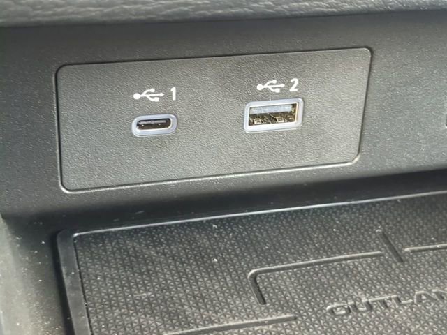 Used 2024 Mitsubishi Outlander SE image 23