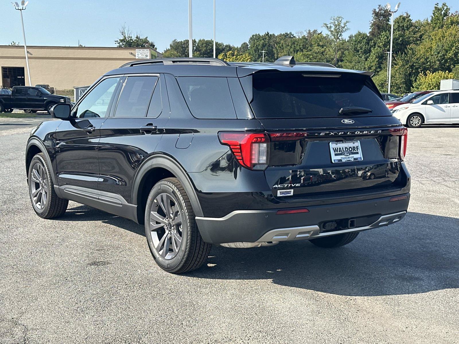 New 2027 Ford Explorer Active w/ Active Comfort Package AWD/4WD image 4