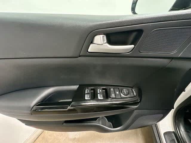 Used 2018 Kia Sportage EX AWD/4WD image 17