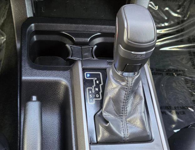 Certified 2022 Toyota Tacoma TRD Off-Road w/ TRD Premium Off Road Package AWD/4WD image 13