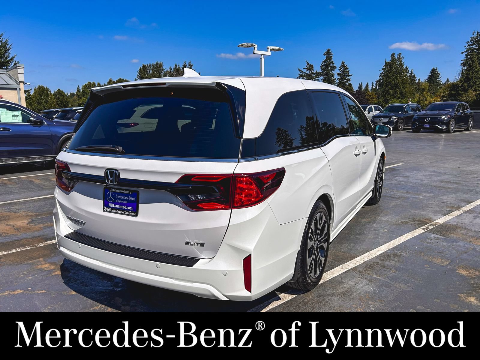Used 2026 Honda Odyssey Elite image 8