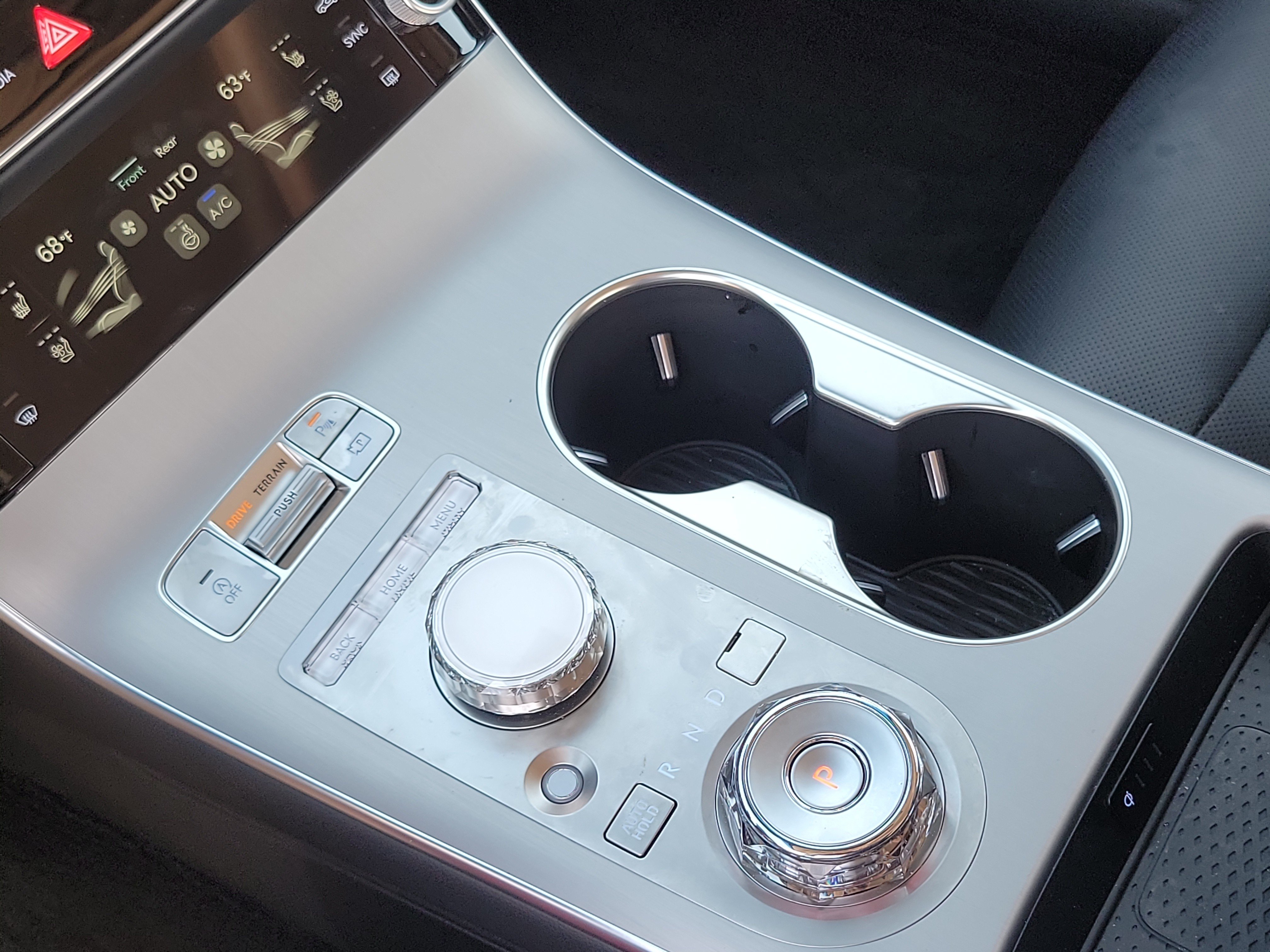 Certified 2026 Genesis GV70 2.5T Advanced AWD/4WD image 16