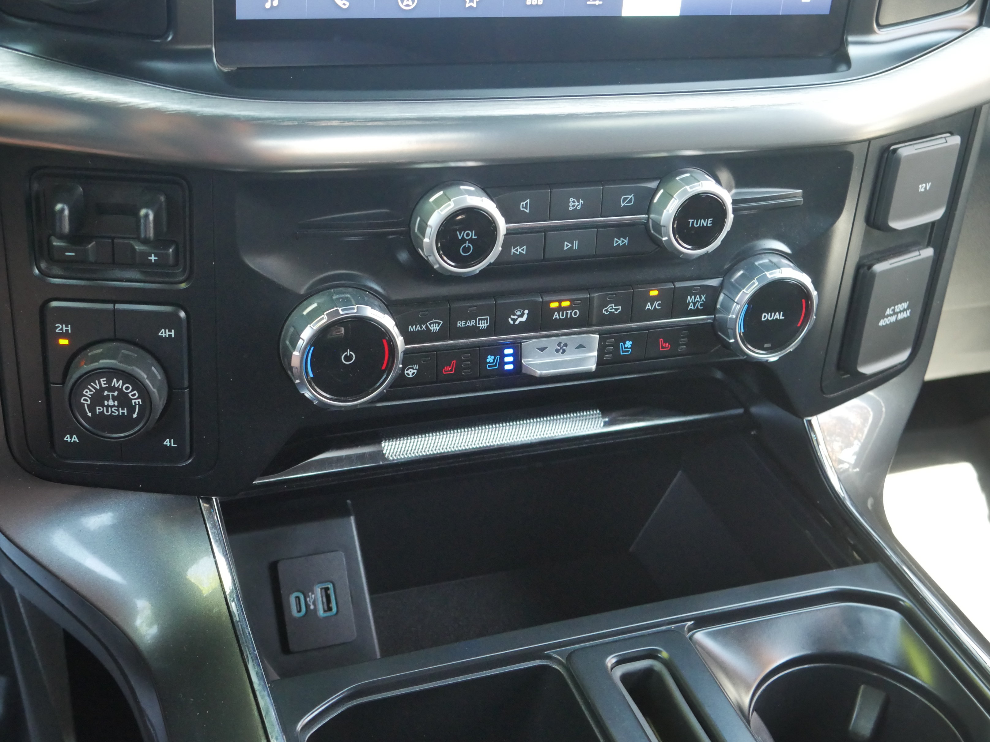 Used 2023 Ford F150 Lariat w/ FX4 Off-Road Package AWD/4WD image 15