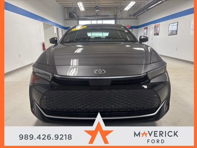 Used 2023 Toyota Crown XLE image 2