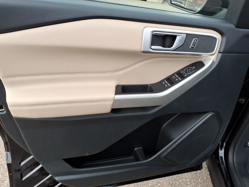 Used 2023 Ford Explorer XLT w/ Equipment Group 202A image 14