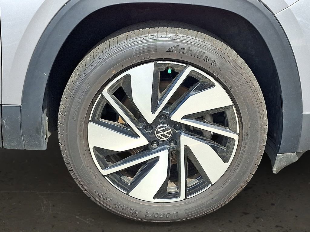 Used 2025 Volkswagen Atlas SE image 9