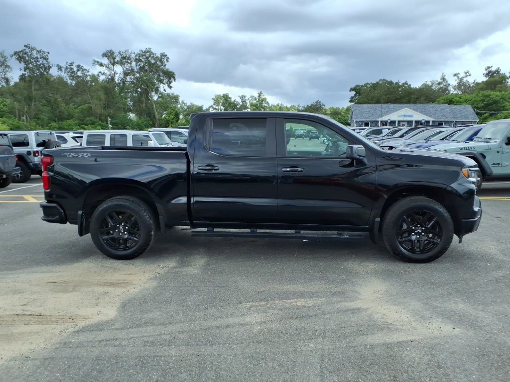 Used 2025 Chevrolet Silverado 1500 RST w/ Dark Appearance Package AWD/4WD image 8
