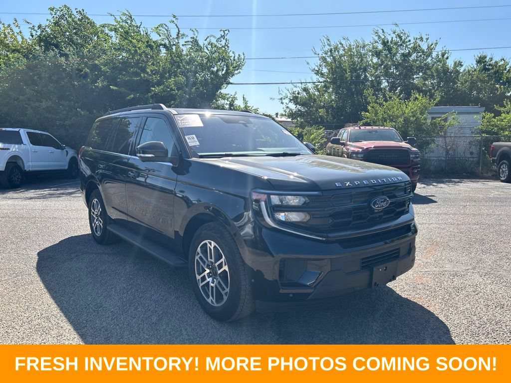 Used 2025 Ford Expedition Active AWD/4WD video 1