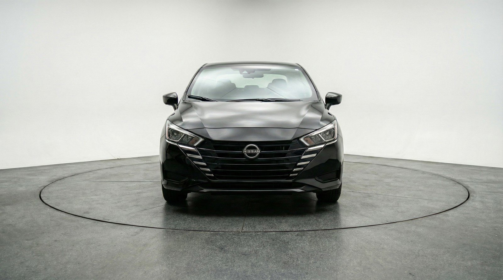 Used 2025 Nissan Versa SV image 2