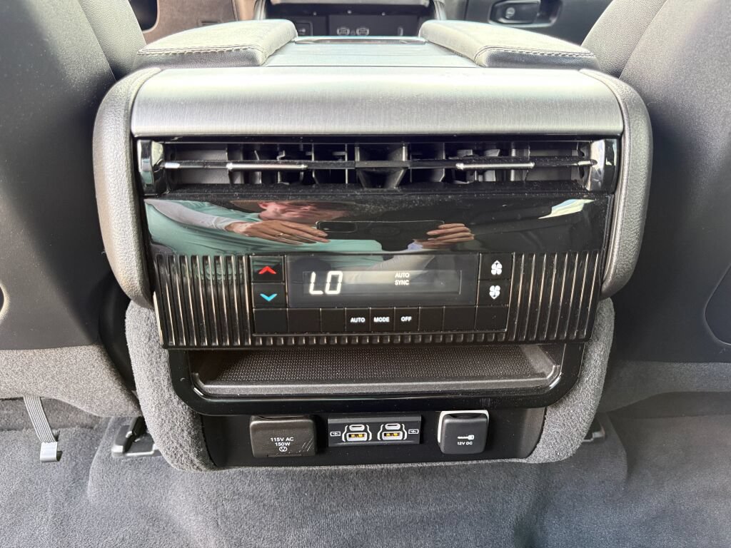 Used 2023 Jeep Wagoneer Series II RWD image 34