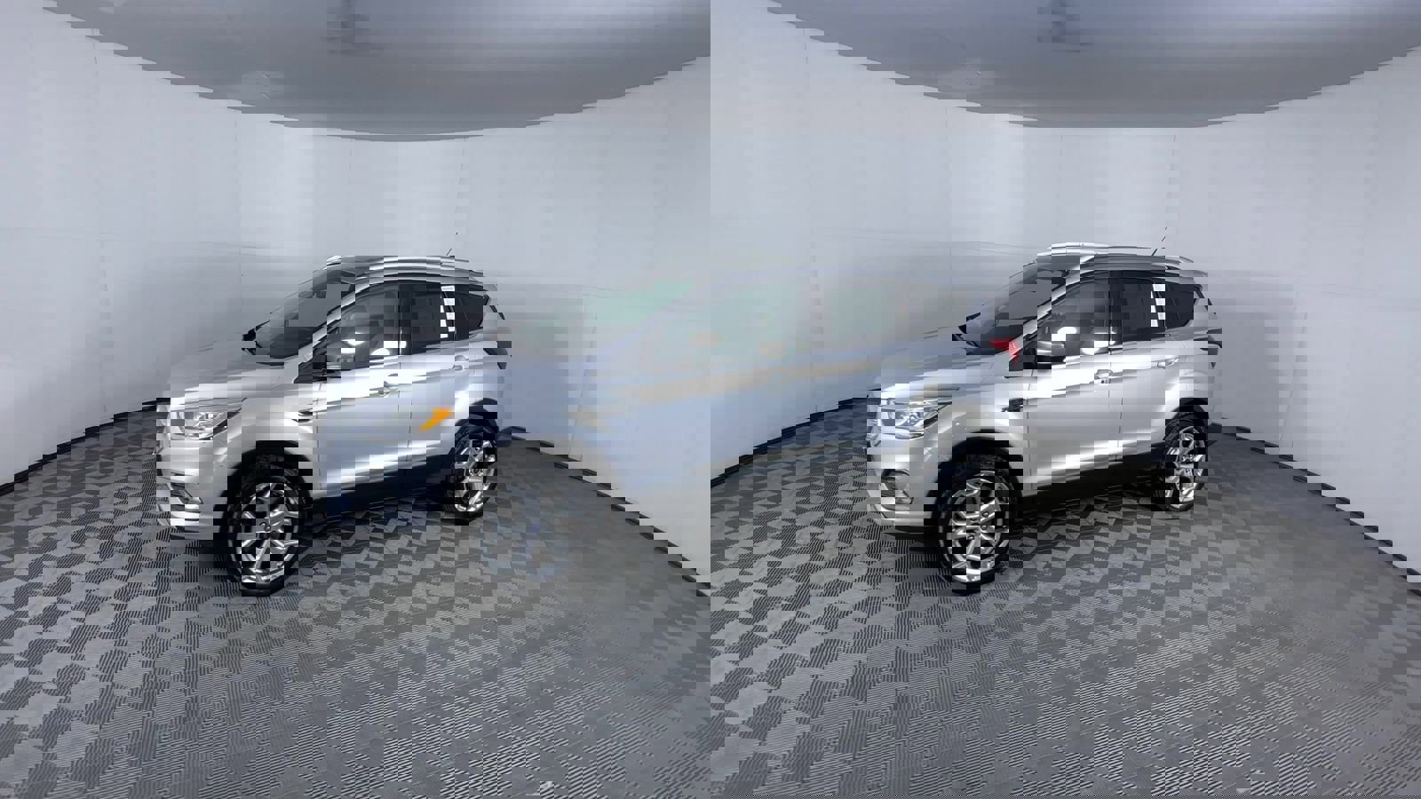 Used 2019 Ford Escape Titanium image 4