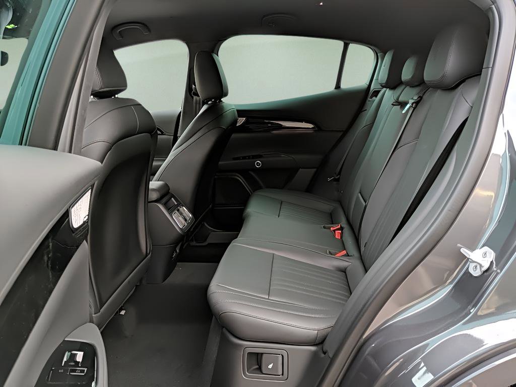 New 2023 Maserati Grecale GT image 28