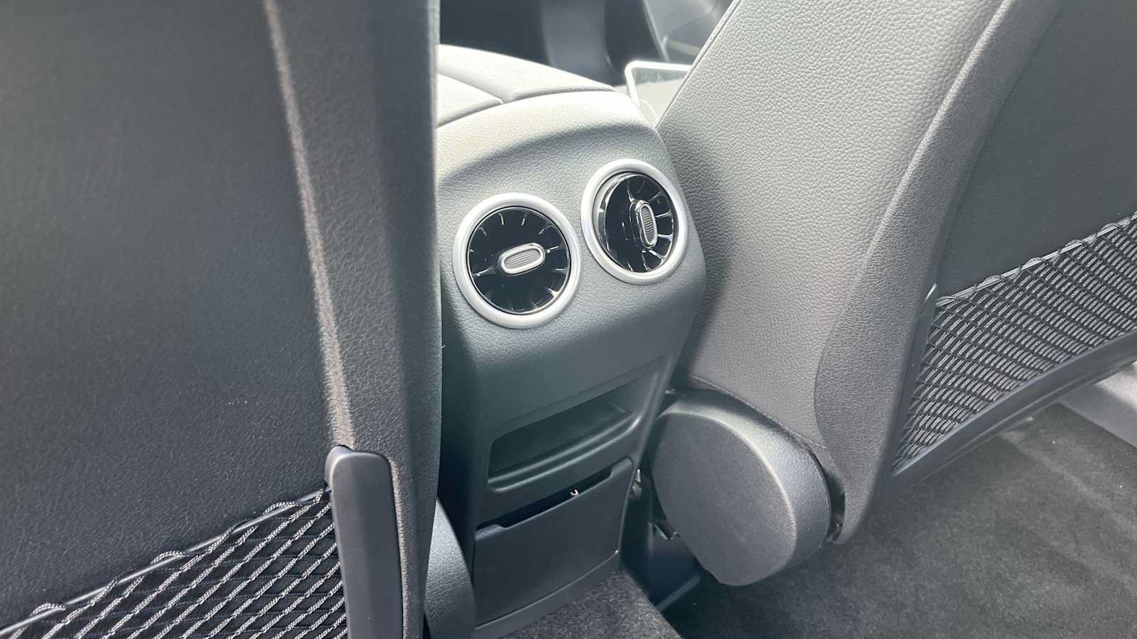 New 2026 Mercedes-Benz GLB 250 4MATIC image 38