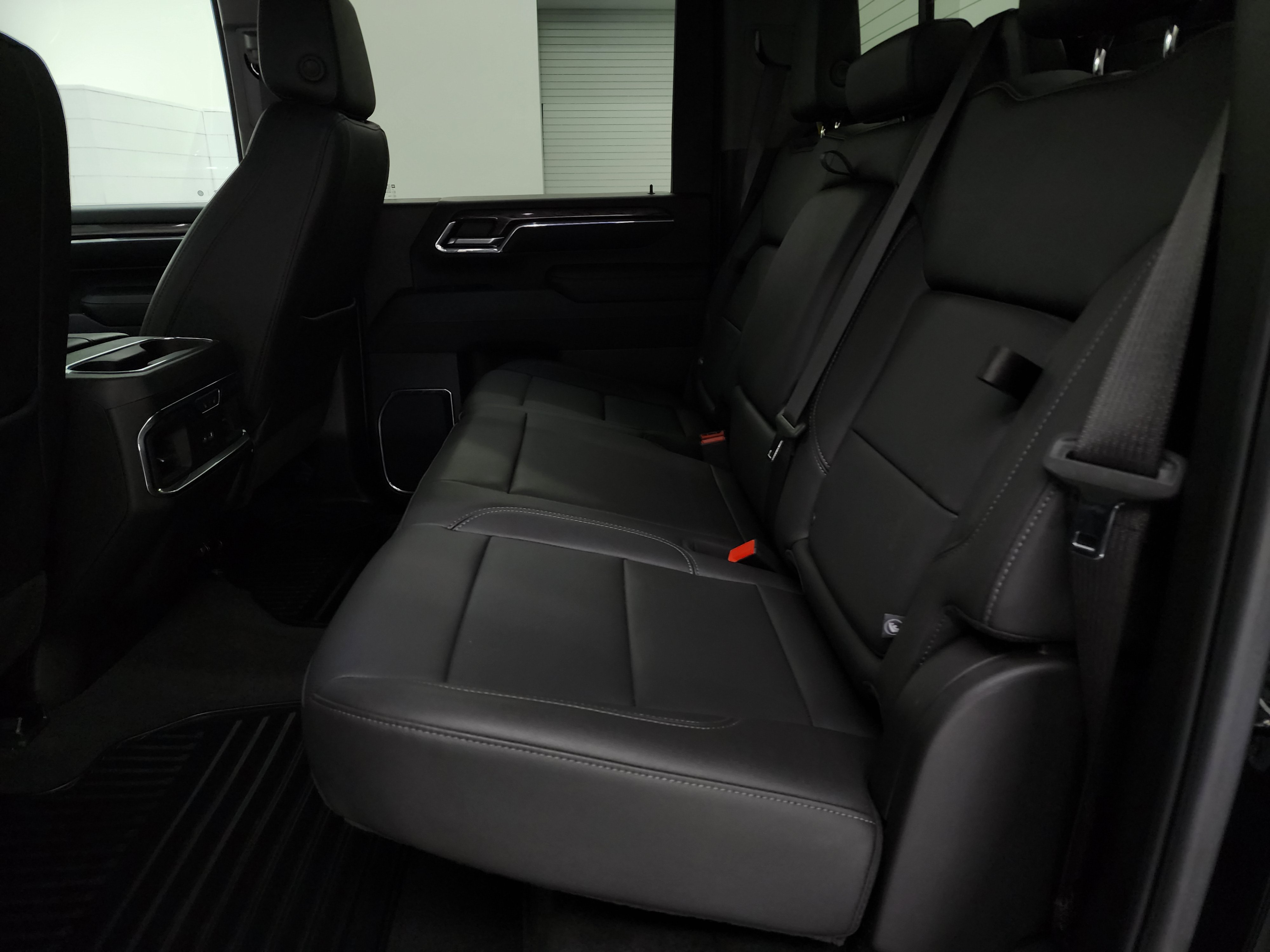 Used 2024 Chevrolet Silverado 2500 LTZ w/ LTZ Plus Package AWD/4WD image 9