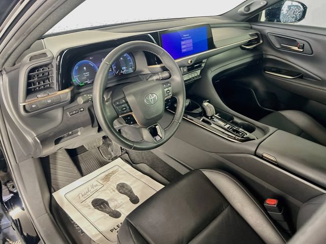 Used 2024 Toyota Crown AWD/4WD image 11