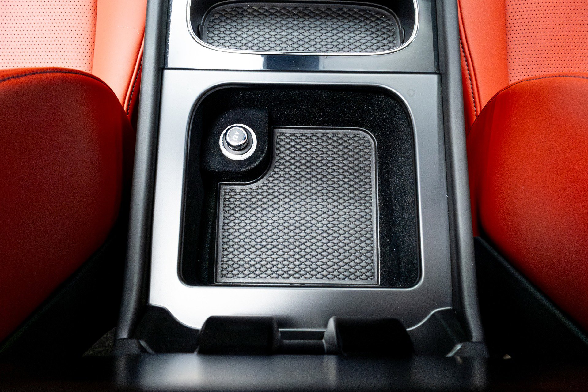 Used 2020 Bentley Bentayga image 37